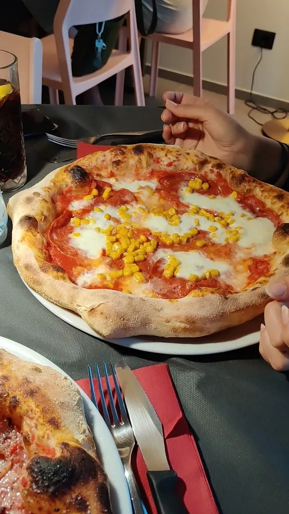 Pizzeria Sambuco_Piattoni-Villa Sant'Antonio_slider_image_2