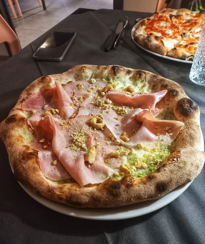 Pizzeria Sambuco_Piattoni-Villa Sant'Antonio_slider_image_3