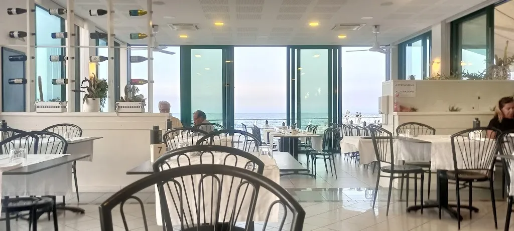 Italian Seafood Restaurant Moletto - Seaside of Pesaro_Pesaro_slider_image_3