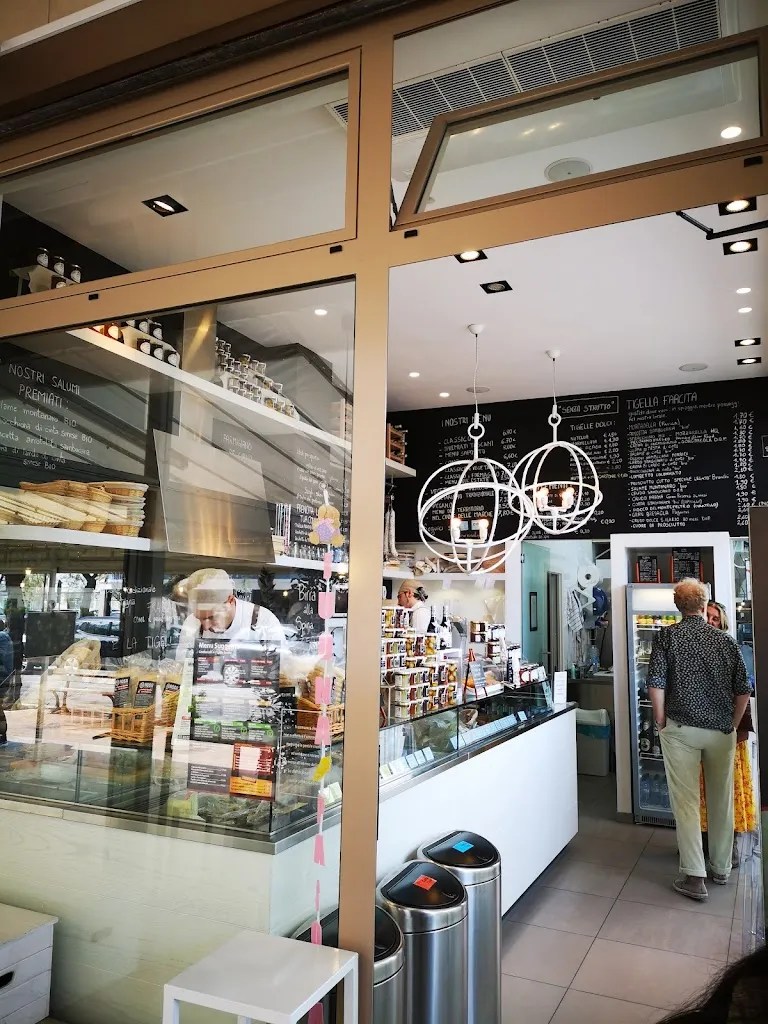 Rosa Tigella_Pesaro_slider_image_1