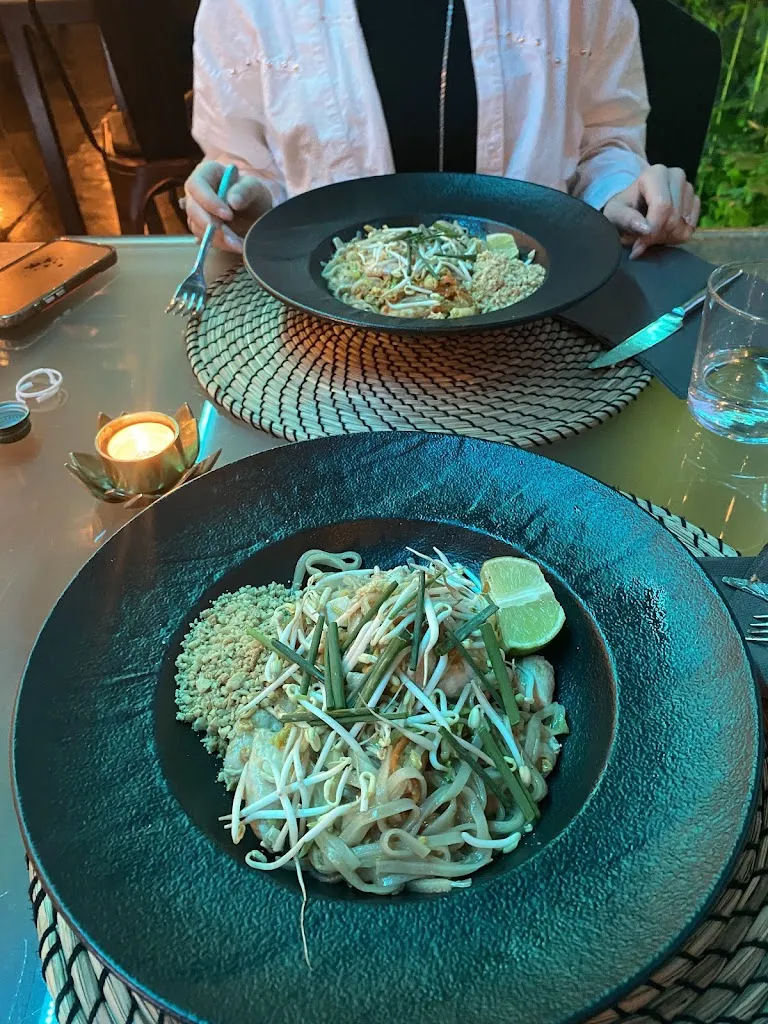 Eleonora D'Alessio_Bangkok_Pesaro_review