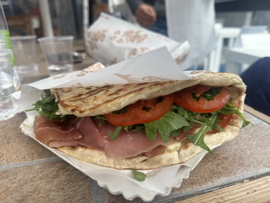 Hillary Cummings_L'isola dei Sapori Pesaro - Piadine ben farcite e primi piatti_Pesaro_review