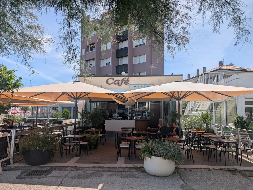 Café Journal – Ristorante di Pesce & Cocktail Bar restaurant in Pesaro