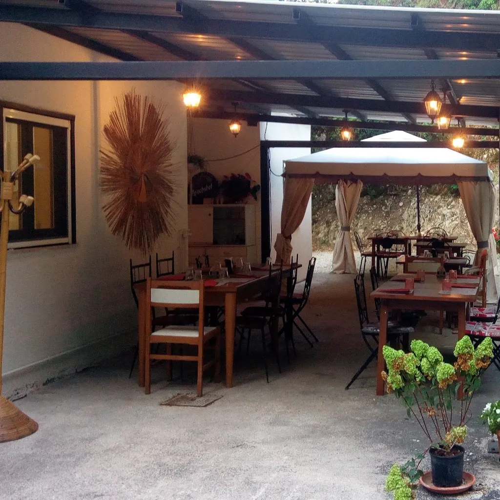 La Fenice Bistrot_Pioraco_slider_image_1