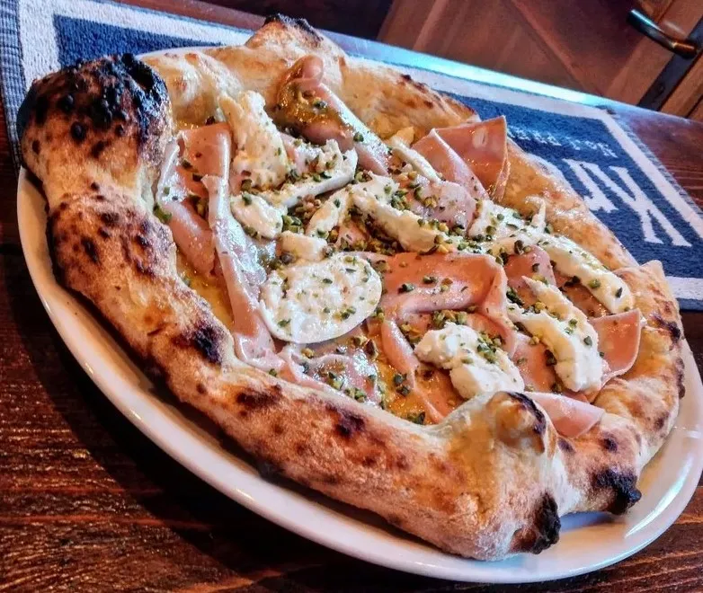 Pizzeria Valpotenza_Pioraco_slider_image_2