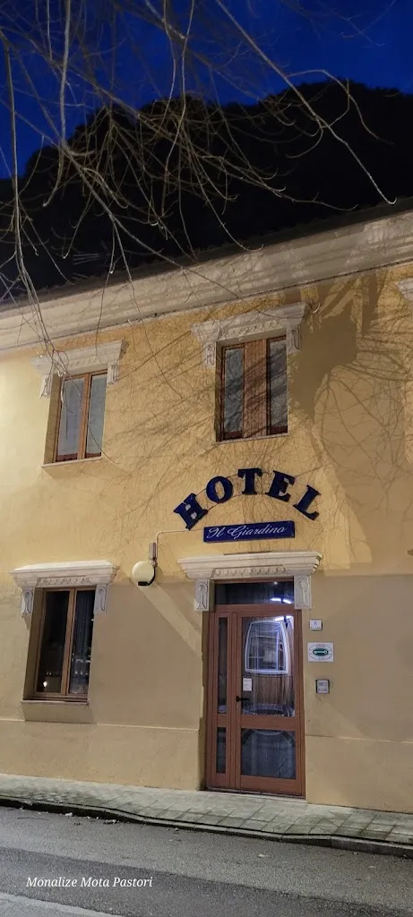 Hotel - Ristorante "Il Giardino" restaurant in Pioraco