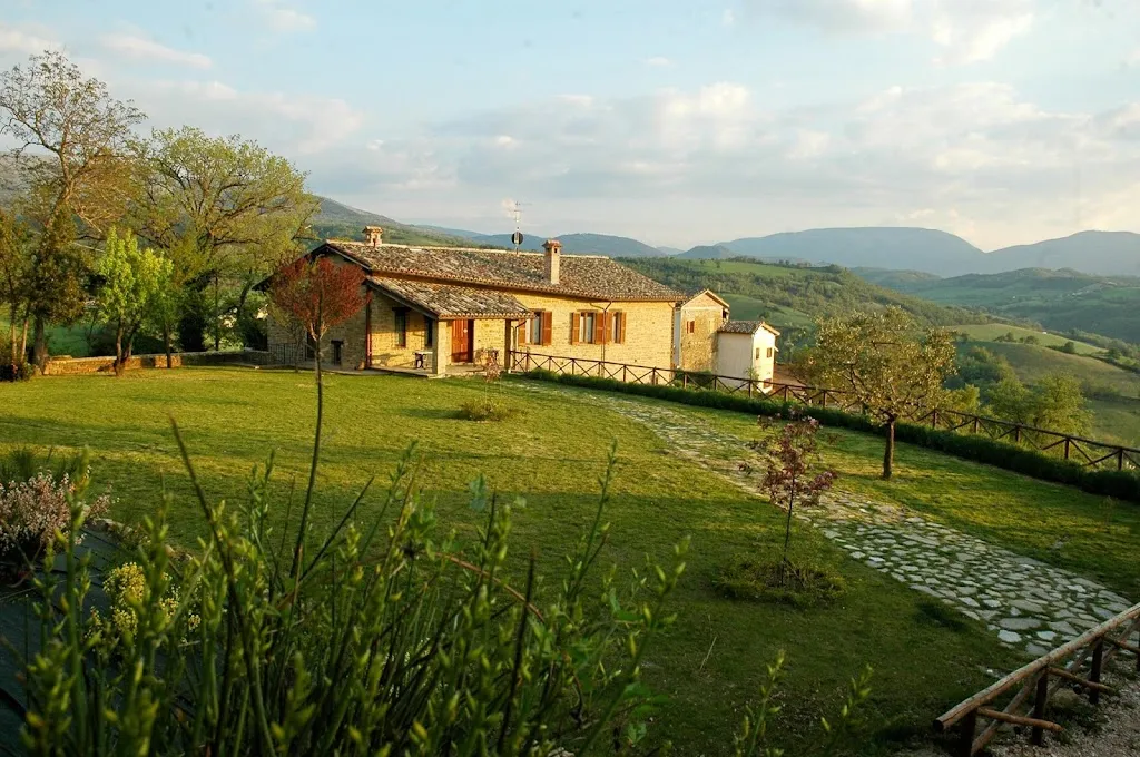 Country house Il Poggio delle Armonie restaurant in Pievebovigliana