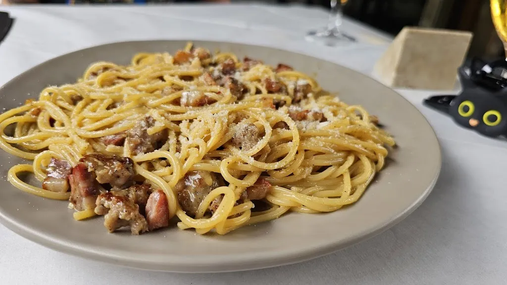 Ella Frost_LA CAPRARECCIA_Piobbico_review