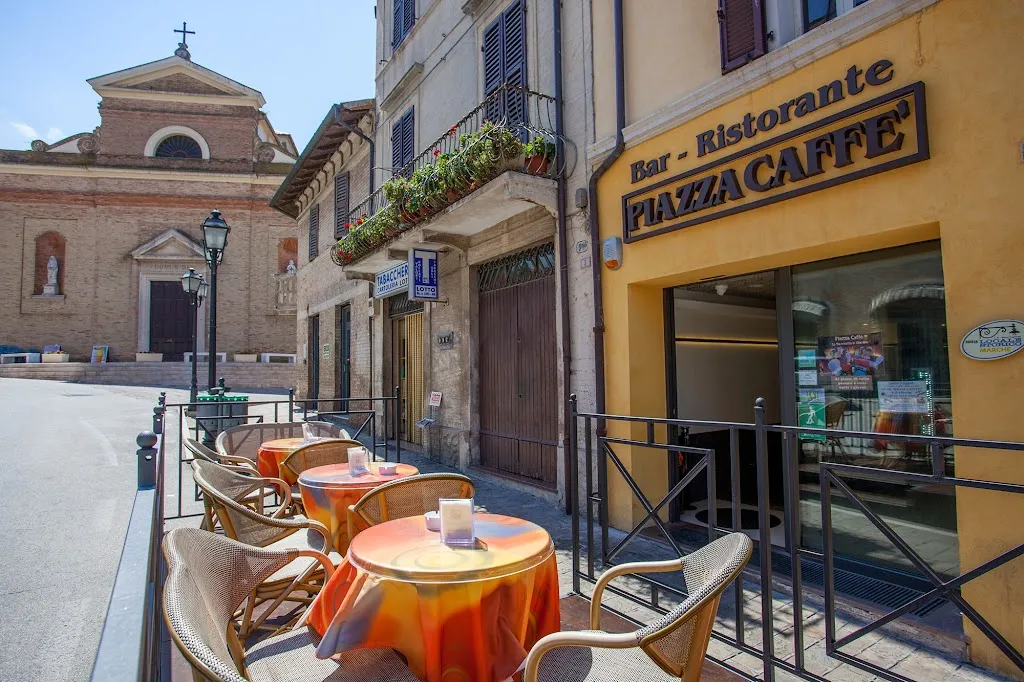 Piazza Caffè - Bar Ristorante Gelateria restaurant in Polverigi