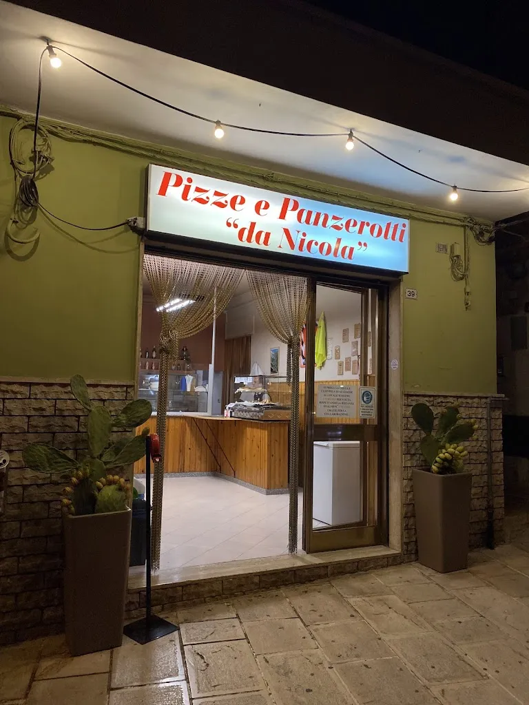 Pizze e Panzerotti "Da Nicola" restaurant in Cassano delle Murge