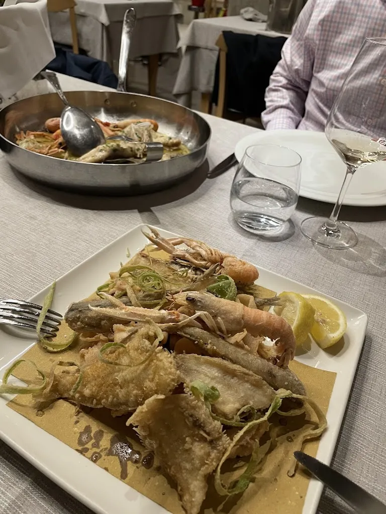 Jerelyn Creado_Manhattan restaurant_Porto Sant'Elpidio_review