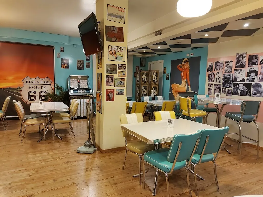 Rens & Rose Saloon restaurant in Porto Sant'Elpidio