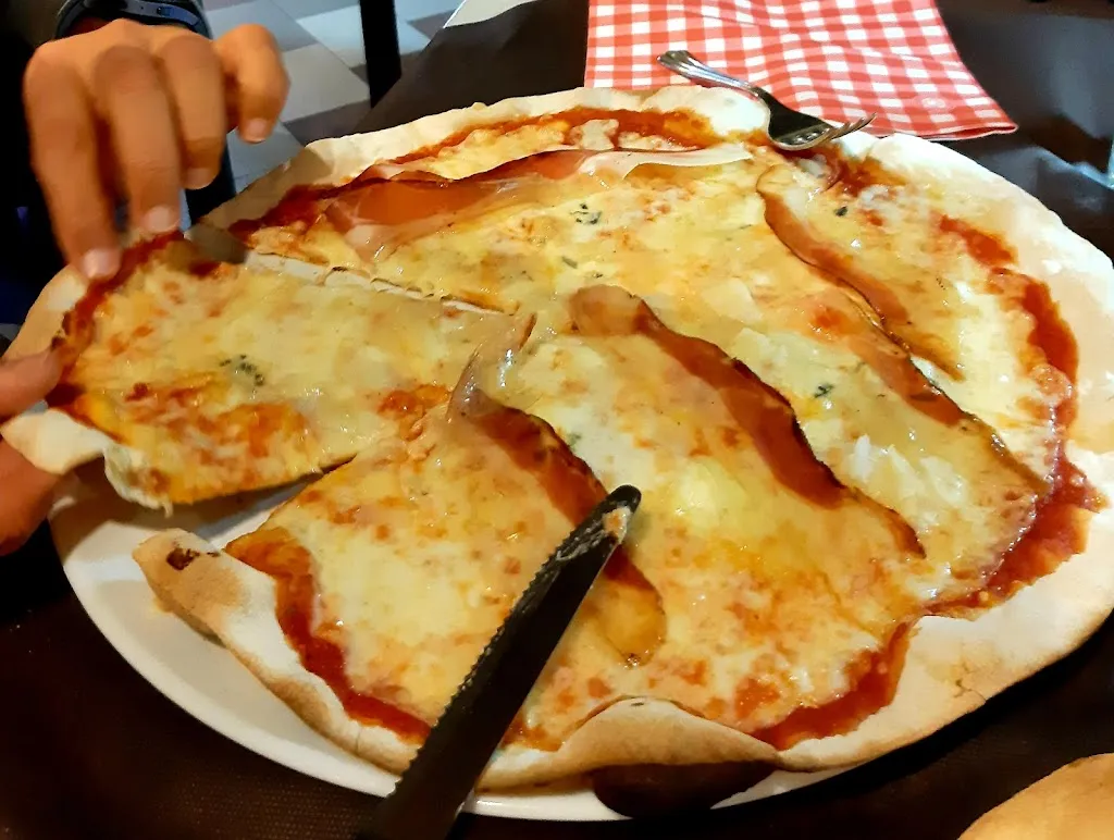 Ristorante Pizzeria L'Oasi_Rosora_slider_image_3