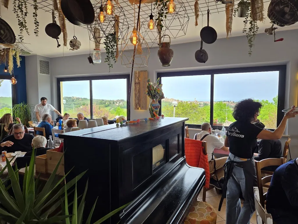 Ristorante Pizzeria Braceria Mar Y Sierra_San Costanzo_slider_image_2