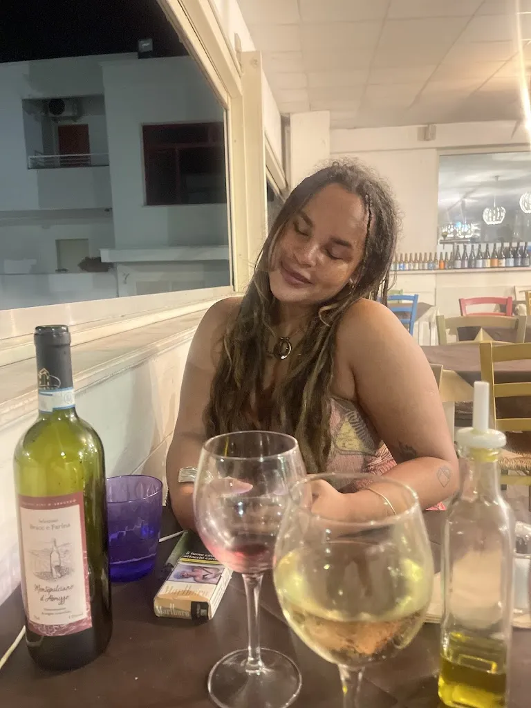 Olivia Svelland_Brace & Farina_Porto Recanati_review