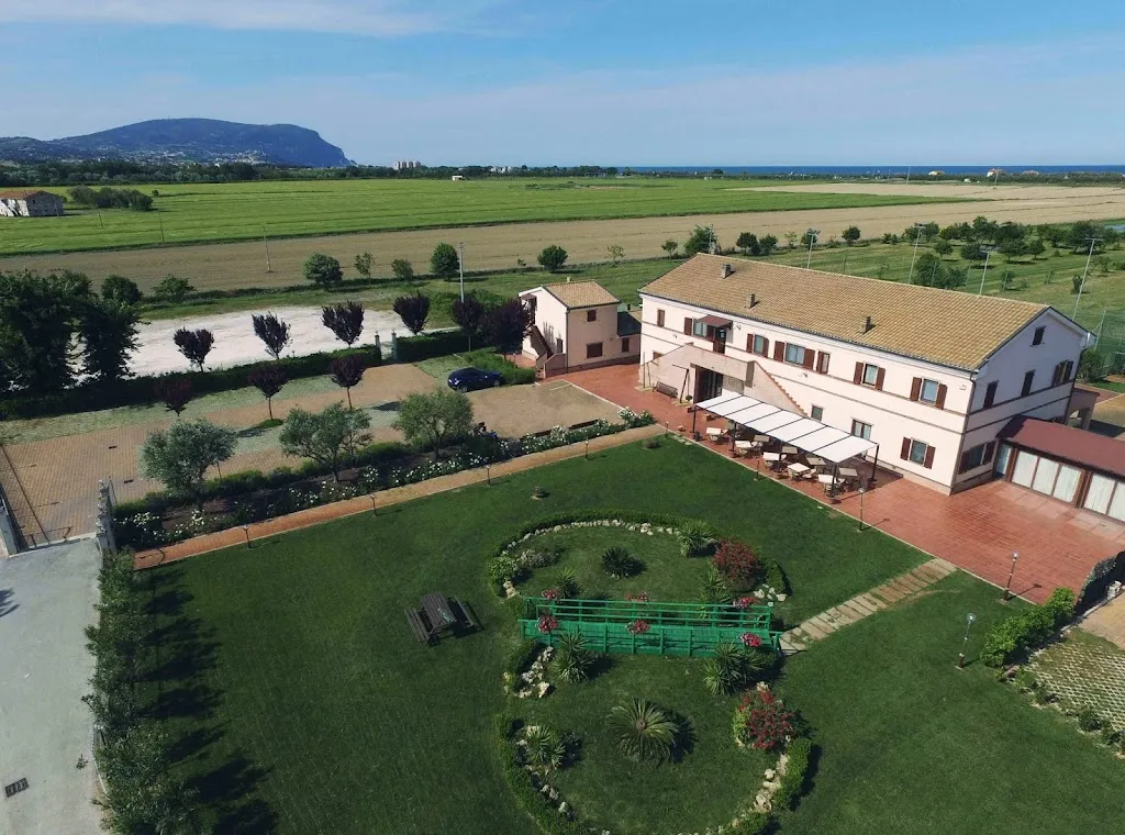 Mira Conero_Porto Recanati_slider_image_1