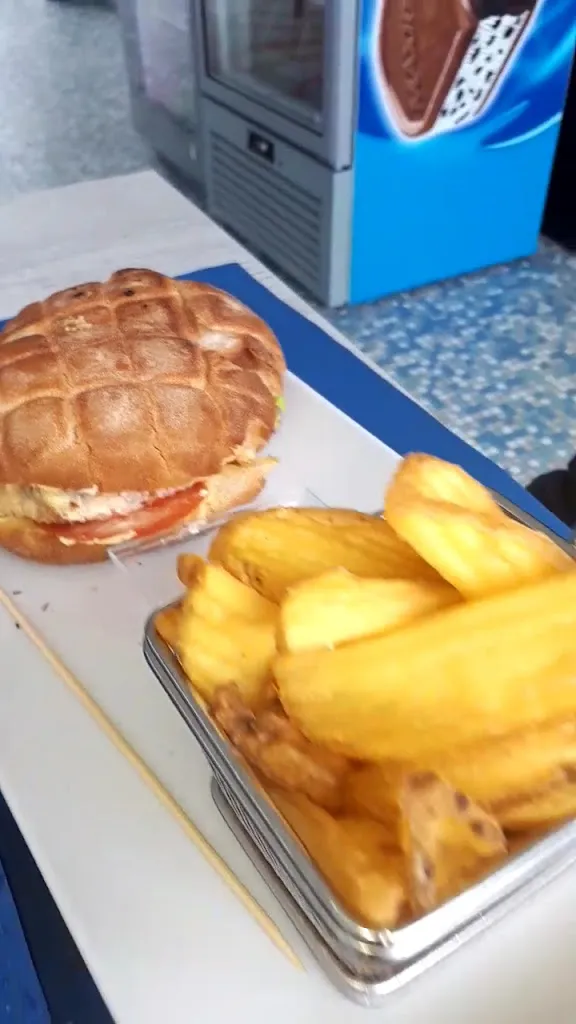 Barracuda Fish Bar_Porto Recanati_slider_image_2