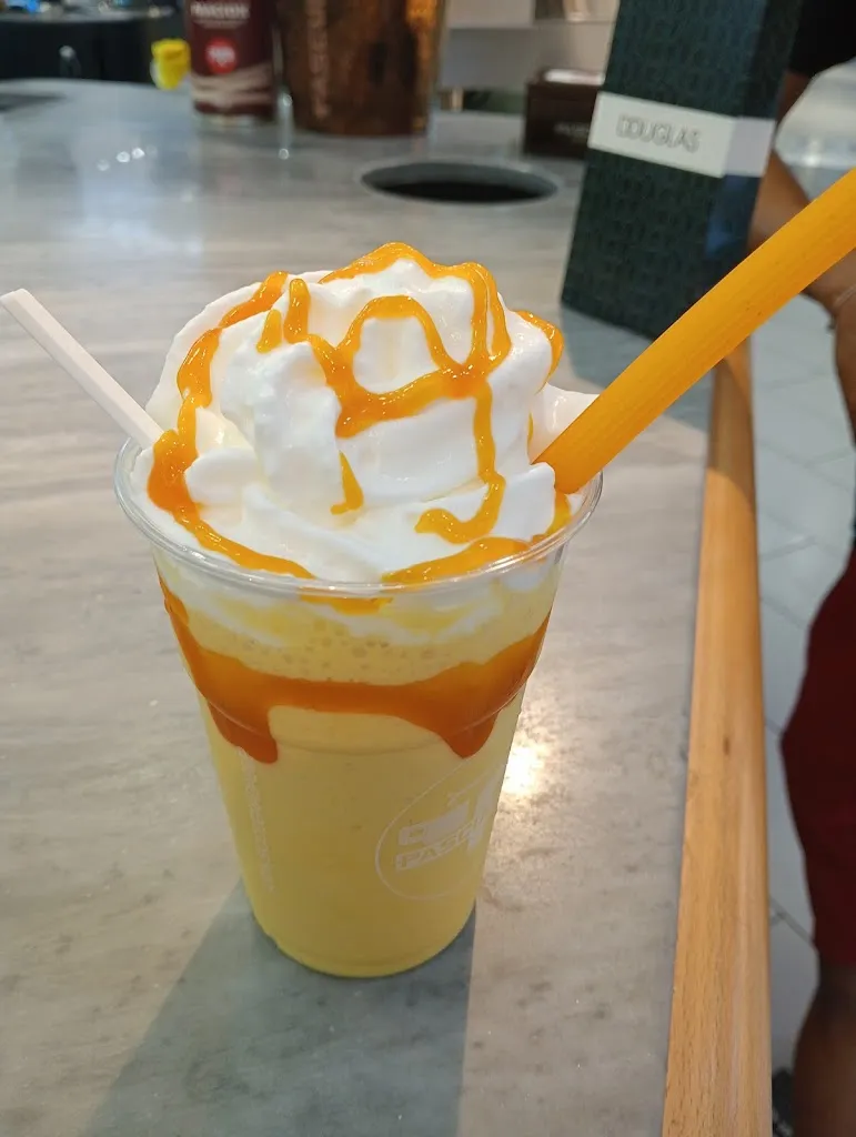 Ali Khan_Pokita_Porto Recanati_review