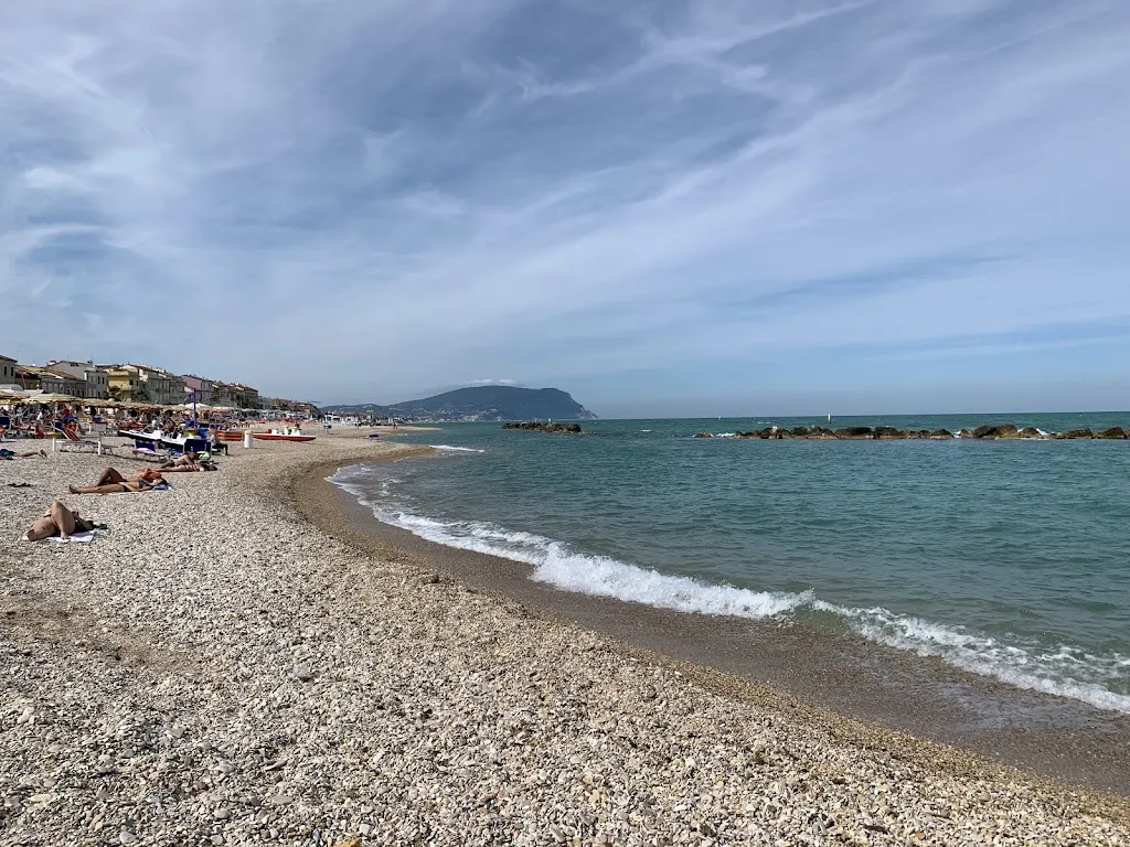 The Lighthouse Seaside Restaurant and pizzeria_Porto Recanati_slider_image_3