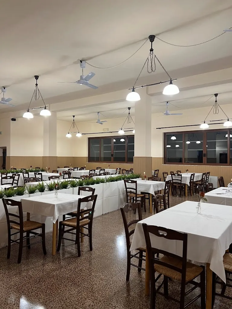 Ristorante Pizzeria La Lucciola_San Severino Marche_slider_image_1