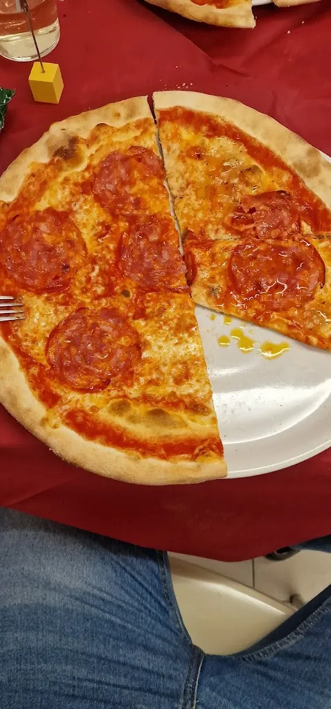 Artur Wojciechowski_Pizzeria Tazmania_San Severino Marche_review