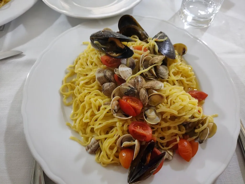 Miro Cambal_Pizzeria Ristorante Convivium_Serra de' Conti_recensione