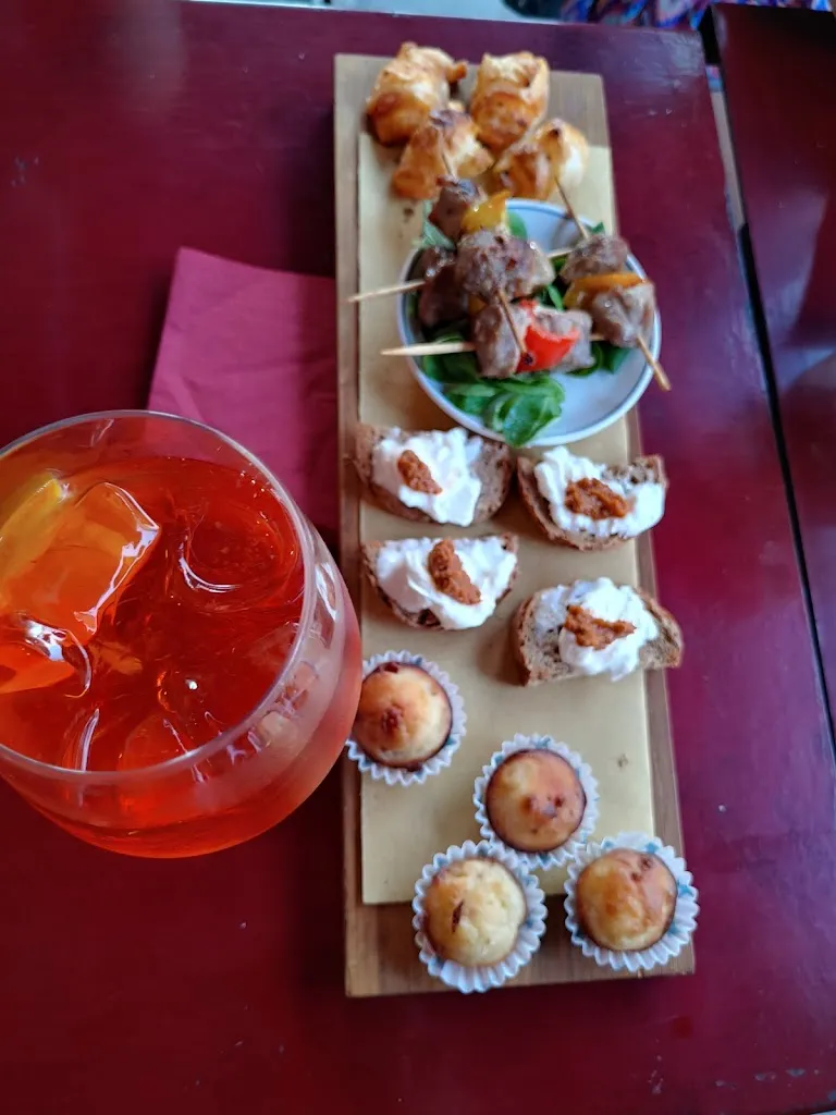 Hans-Peter Erasmus_La Bottega di Memory's_Sassoferrato_review