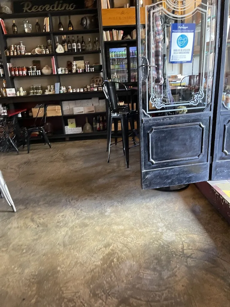 Roberto De Mola_La Bottega di Memory's_Sassoferrato_review