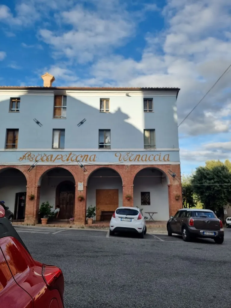 Enoteca Alimentari Le Logge_Serrapetrona_slider_image_3