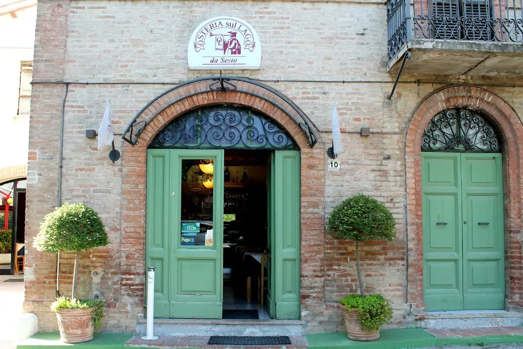 Osteria Sul Lago Da Sesto restaurant in Serrapetrona