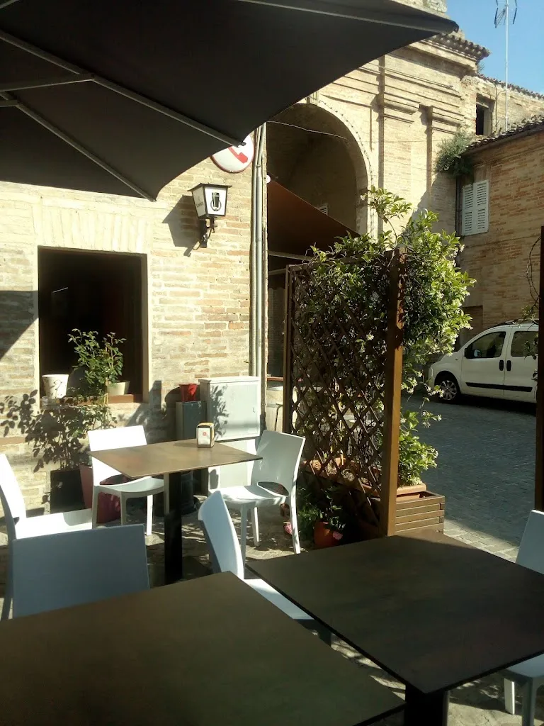 Lu Ministru - Osteria Piccolo Caffè_Servigliano_slider_image_1