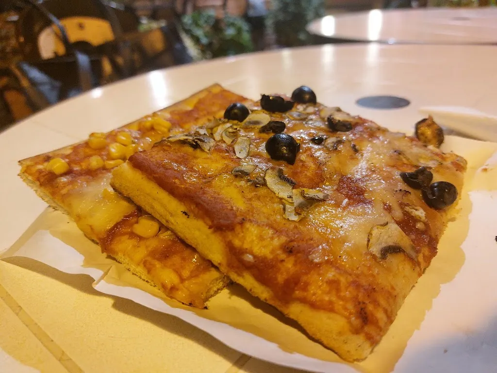 Pizzeria La Piazza_Servigliano_slider_image_2