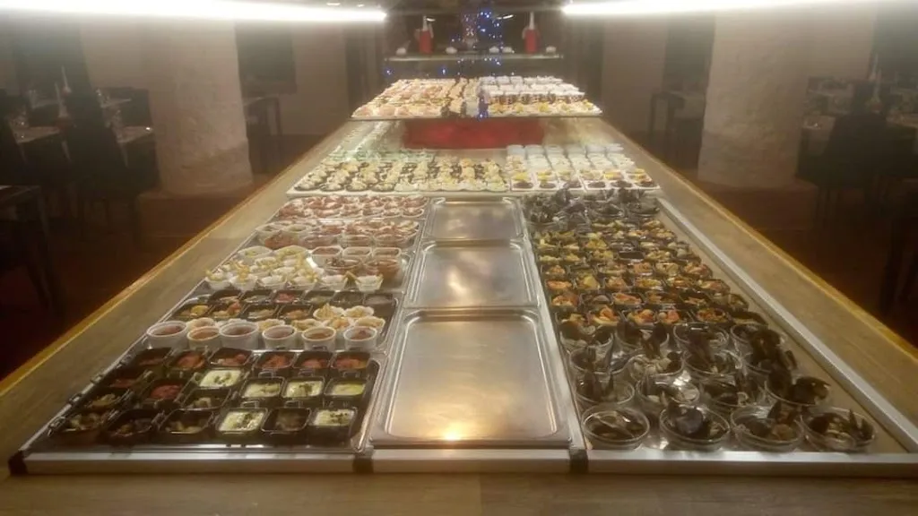 La Grotta del Frate restaurant in Staffolo