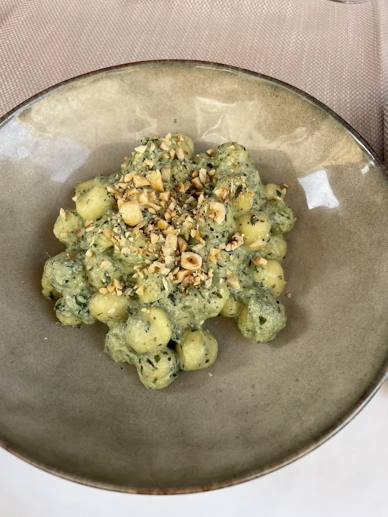 Willow Hazell_LA MAIOLICA RISTORANTE_Urbania_recensione