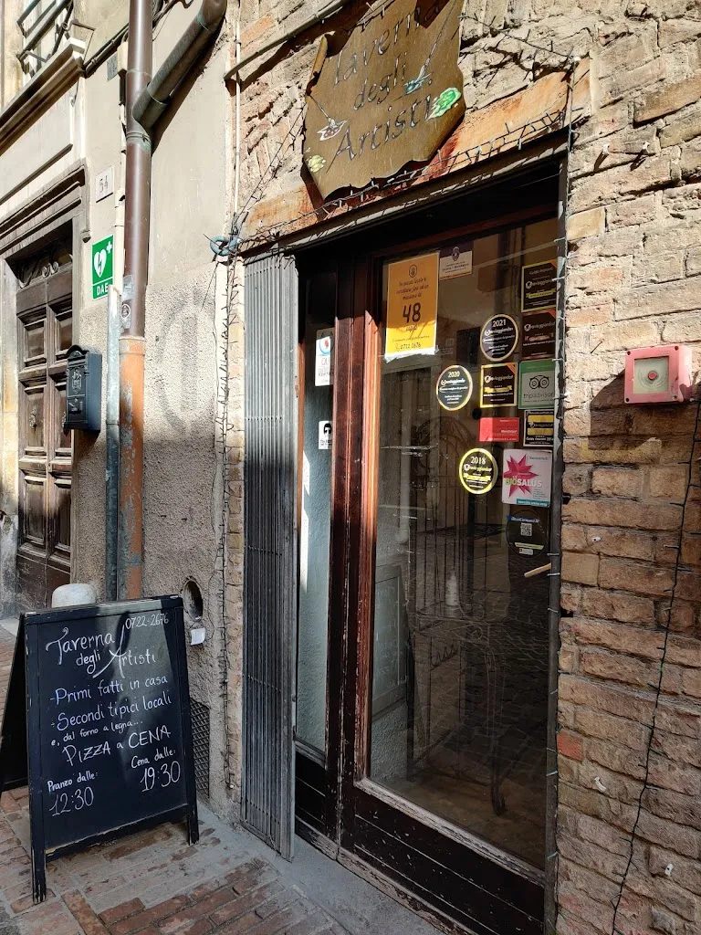 NiKoJlaY_Taverna degli Artisti_Urbino_review