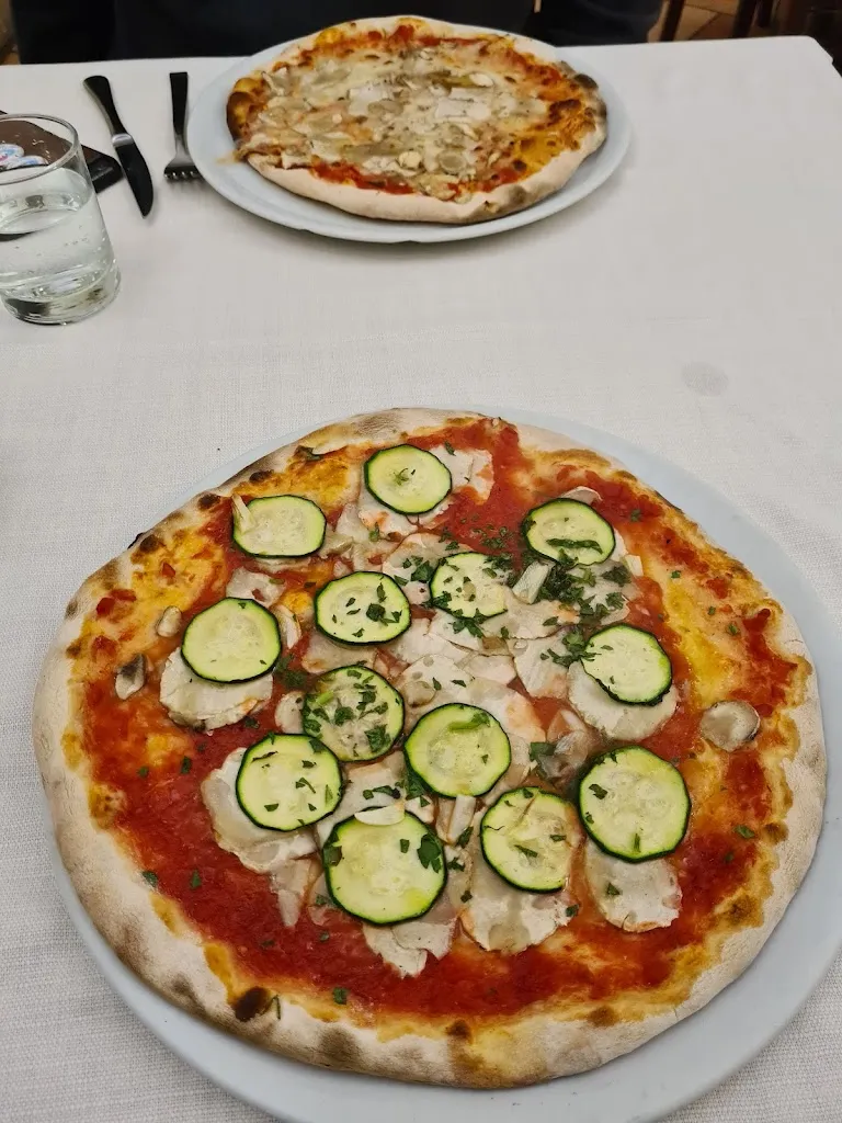 Sarah Crowhurst_Taverna degli Artisti_Urbino_review