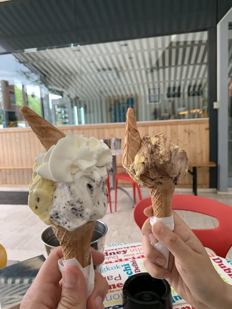 Gelateria Igloo Pesaro_Villa Ceccolini_slider_image_3