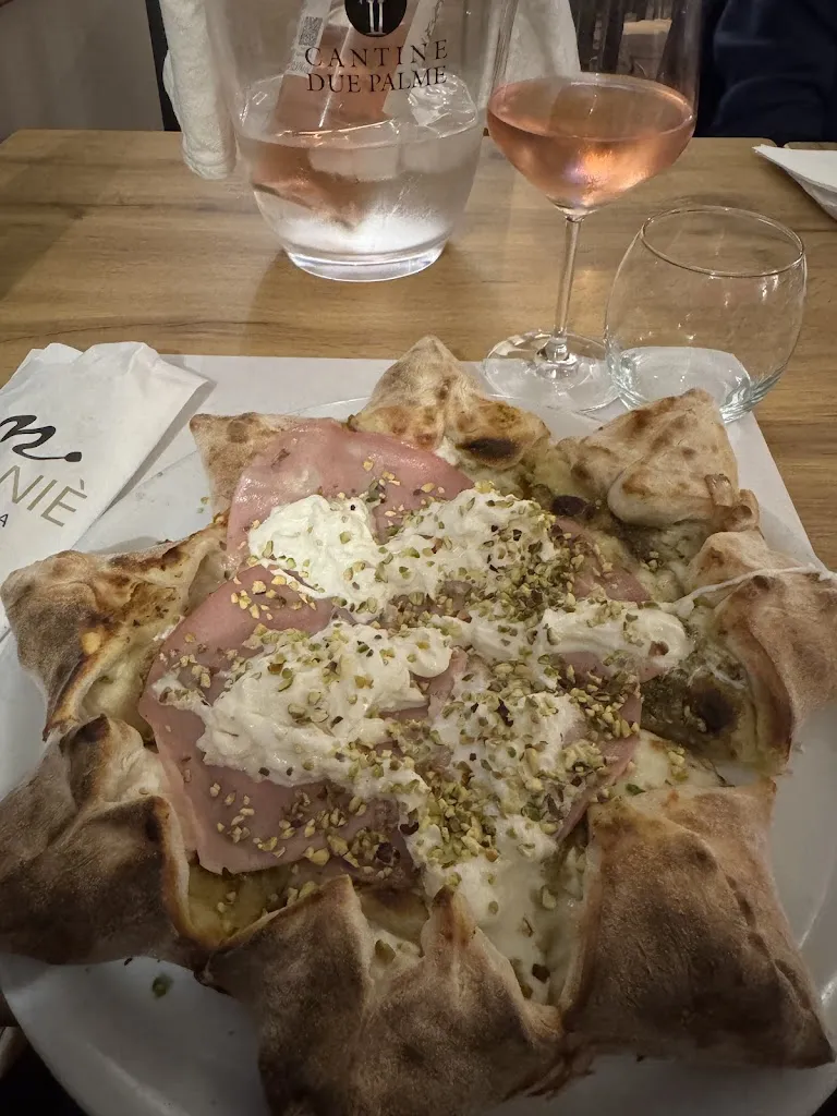 Amal Hassan_Moniè La Pizzeria di Giaffreda Simone e Latino Giovanni_Castrignano De' Greci_review