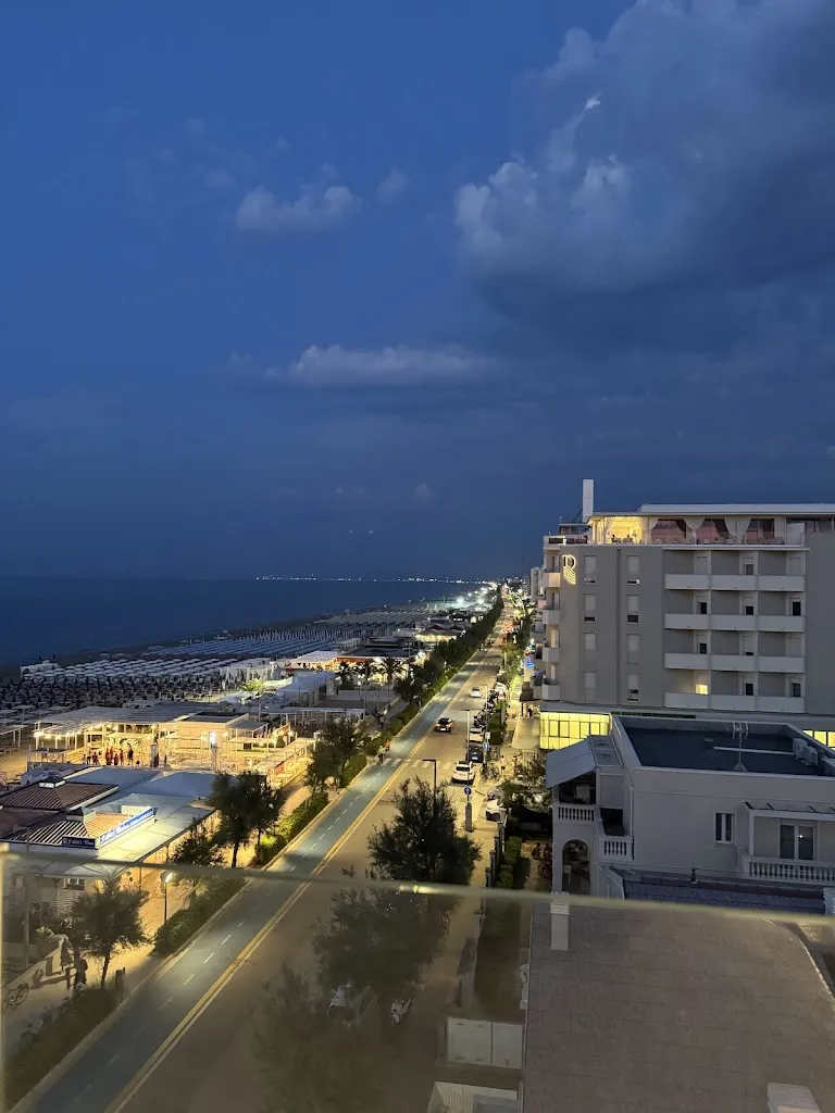 maria cristina montevecchi_Terrazza TWINS Senigallia_Senigallia_review