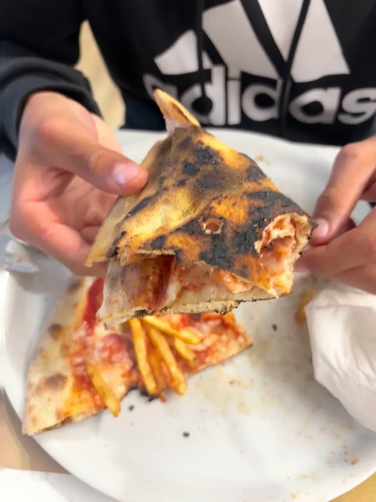 Anabella Guerra Monasterio_Ama La Pizza_Villa Potenza_review