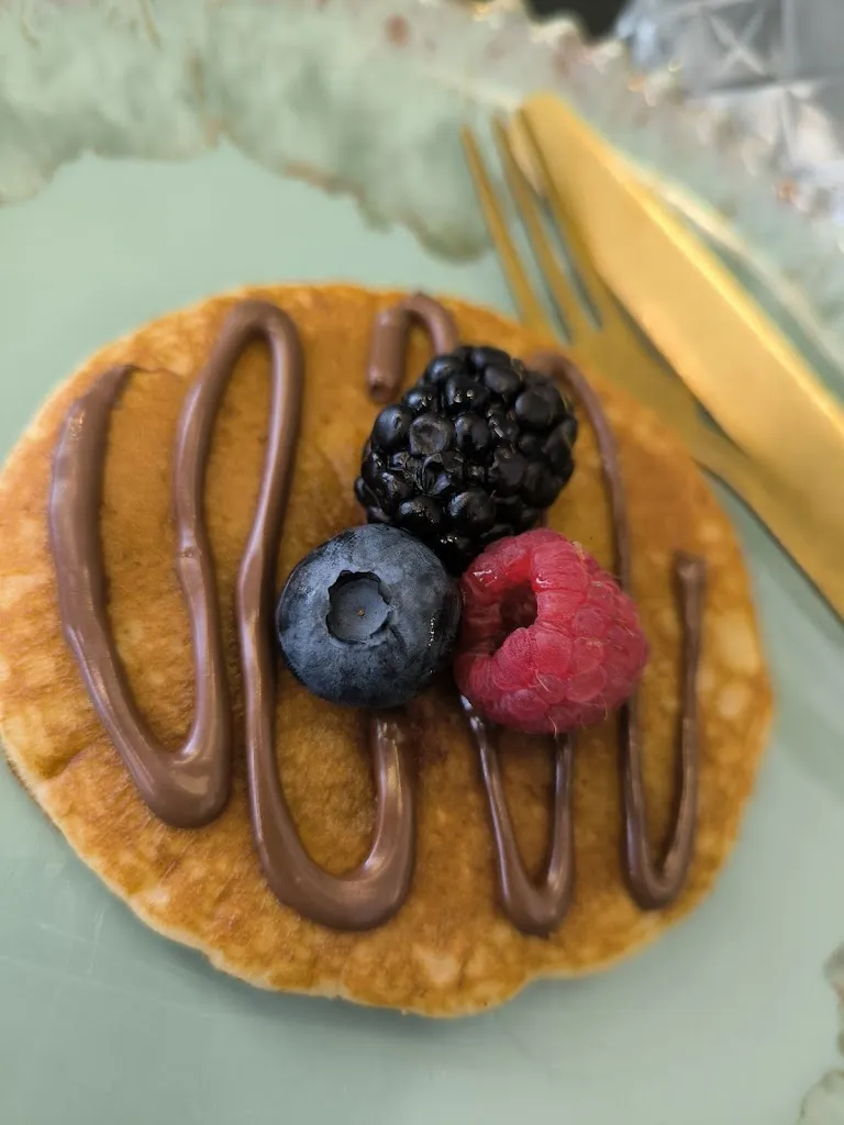 Jenny Zebra_Maison des Delices_Villa Musone_review