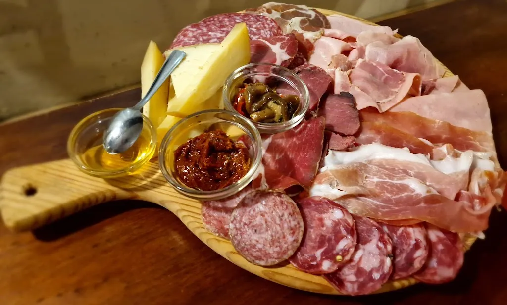 VECCHIA FATTORIA MAISON LUCIANO restaurant in Villa Musone