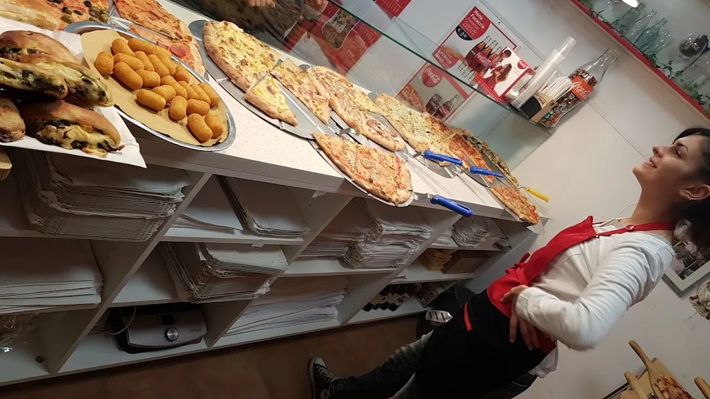 C'E' Pizza Per te di lerro luigi_Villa Musone_slider_image_2