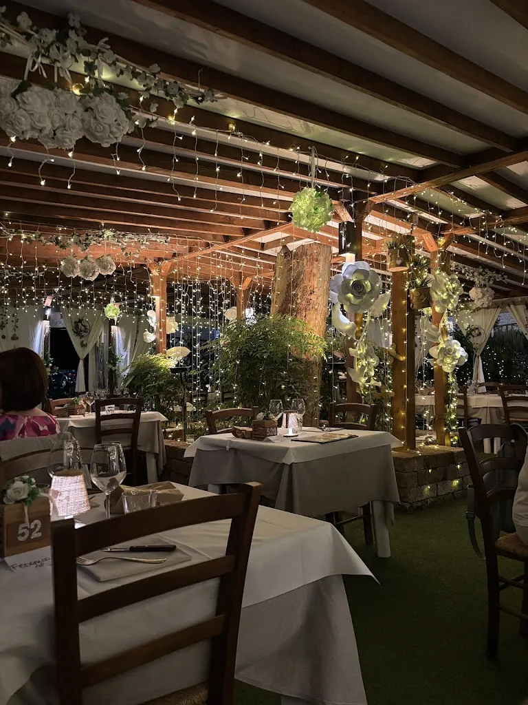 Ristorante Pizzeria Euthymia_Villa Musone_slider_image_2