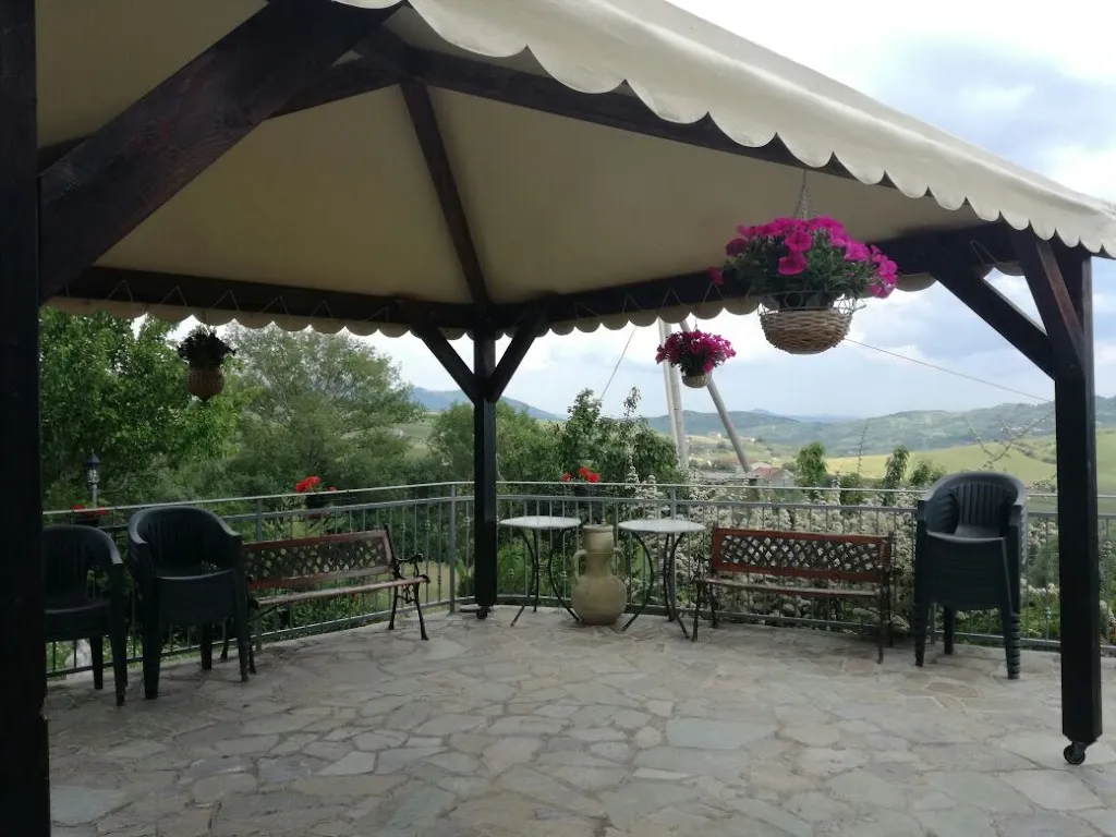 Ristorante Tenuta Giardino Dei Ciliegi restaurant in Agnone