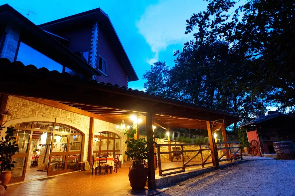 Agriturismo Tenuta Colle San Pietro - Ristorante tipico con alloggi e fattoria didattica restaurant in Campodipietra