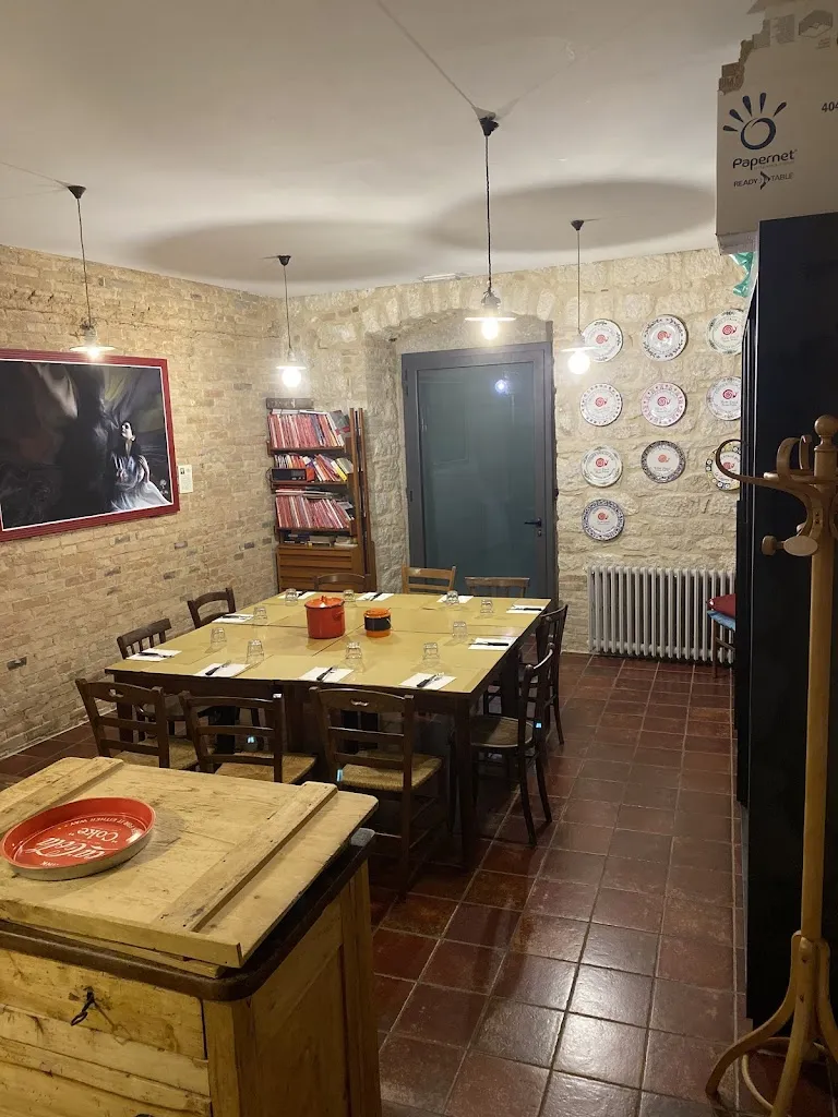 La Grotta di Zi' Concetta restaurant in Busso