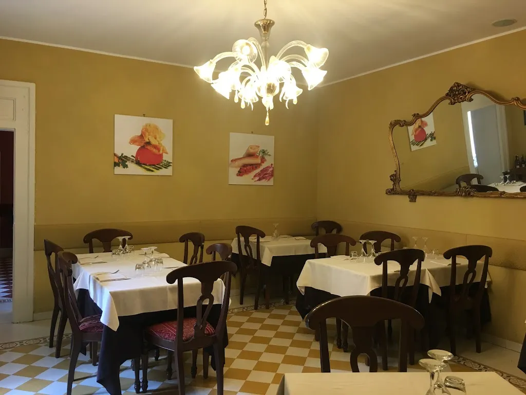 Miseria e Nobiltà restaurant in Busso