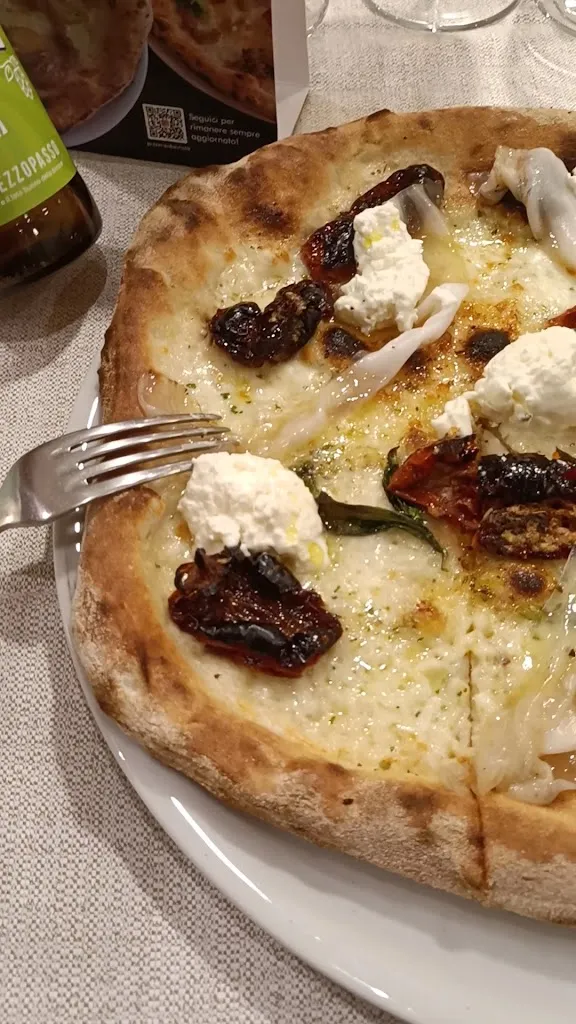 HOTEL VIOLA & PIZZERIA "DAI VIOLA" restaurant in Caramanico Terme