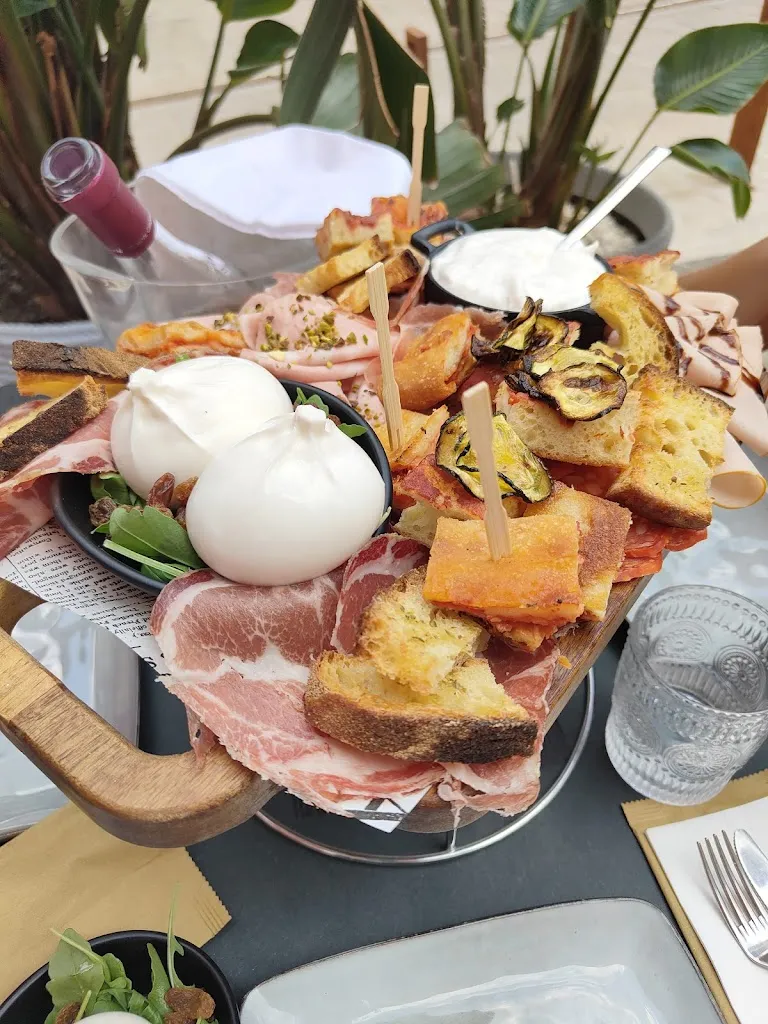 Burramia-Gustoteca&Wine_Castellaneta_slider_image_3